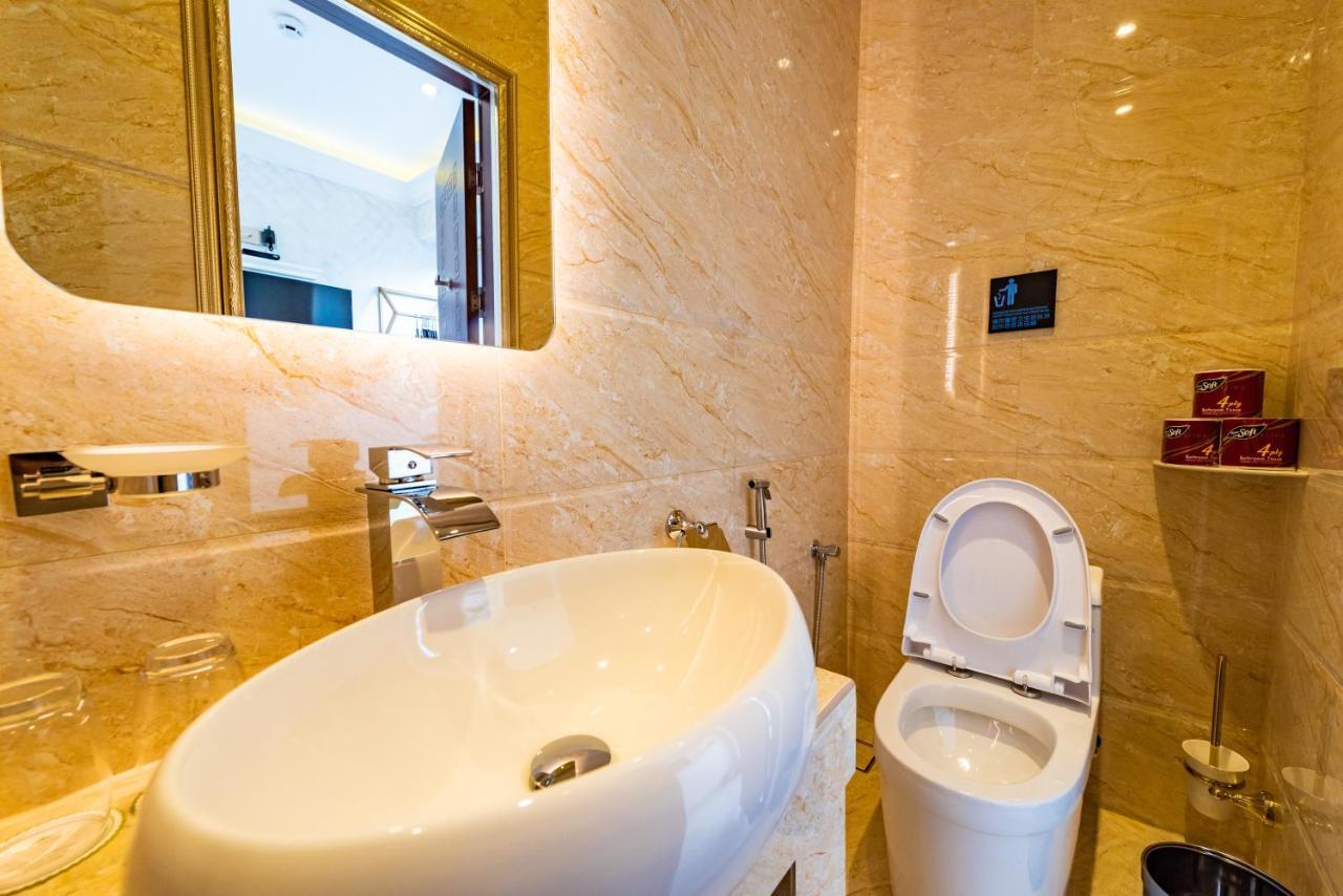 Cj Residence - Opposite Public Bank Centre Point 코타키나발루 외부 사진
