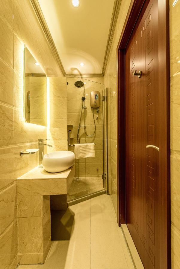 Cj Residence - Opposite Public Bank Centre Point 코타키나발루 외부 사진