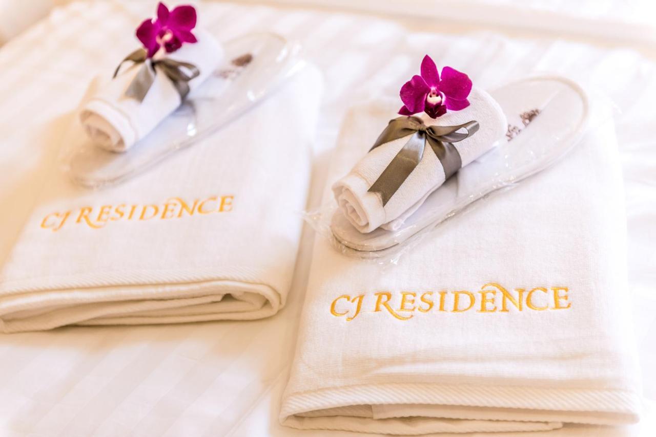 Cj Residence - Opposite Public Bank Centre Point 코타키나발루 외부 사진
